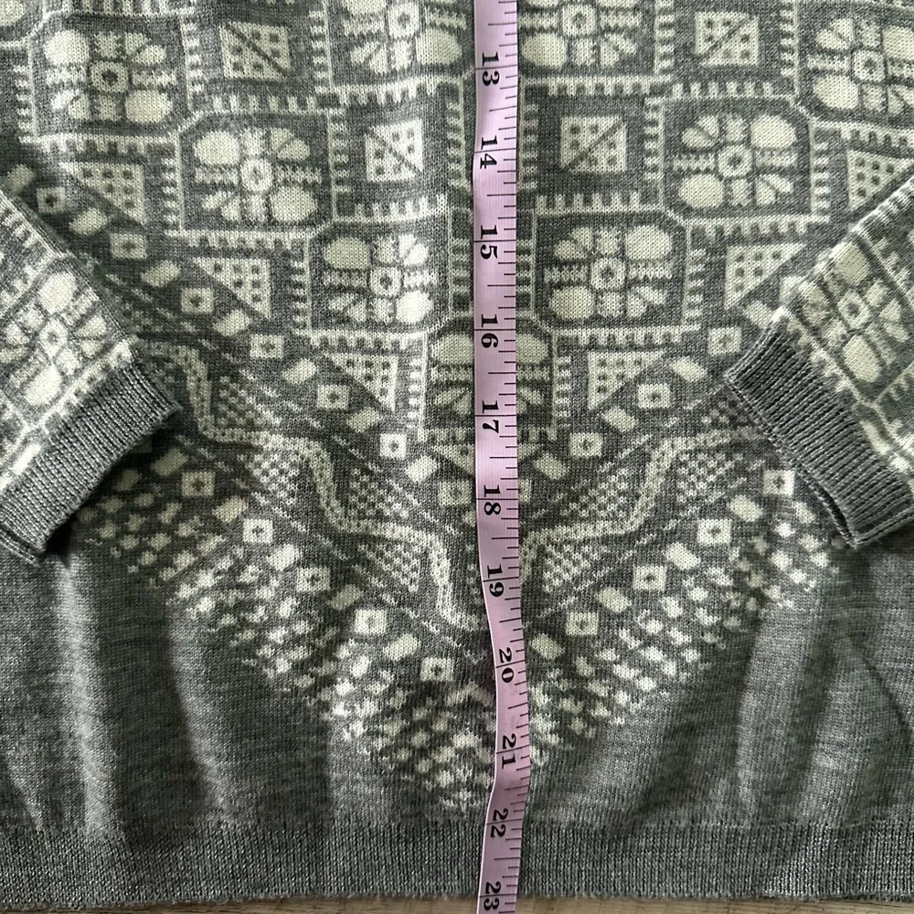 J. Crew Grey And White Patterned 100% Merino Wool Small Crewneck Sweater - Picture 5 of 7